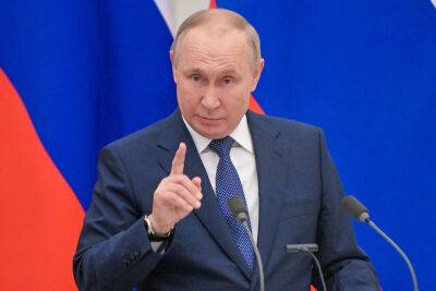 Допуск "у чисту зону": оточення Путіна два роки перебуває на карантині через його фобії
