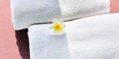 Секреты стирки. Как стирать белые махровые полотенца, чтобы они не потеряли цвет и мягкость