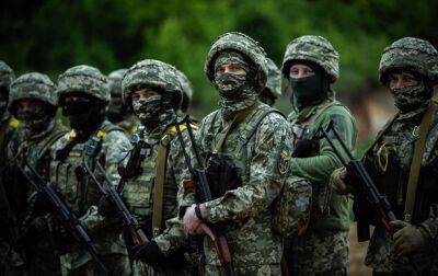 Первая группа украинских военных прибыла в Британию на обучение