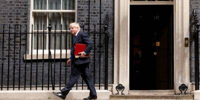 Группа британских министров призовет Джонсона уйти в отставку — СМИ