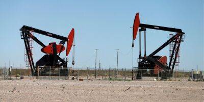 Максимальную цену российской нефти хотят зафиксировать на уровне 40−60 долларов за баррель — Bloomberg
