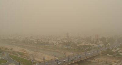 Сильная пыльная буря в Таджикистане продлится до 8 июля