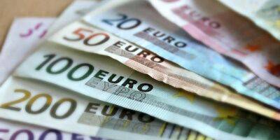 Курс валют НБУ. Евро продолжает дешеветь
