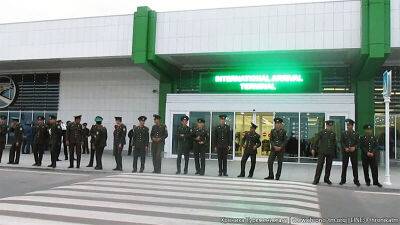 Turkmen news: Из Туркменистана не выпускают несовершеннолетних граждан России