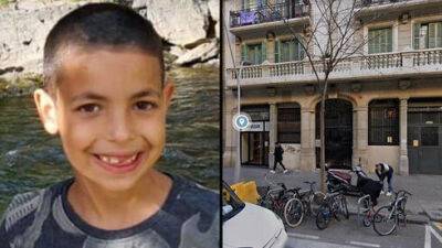 "Дрор потерял равновесие и выпал из окна": родители мальчика рассказали о трагедии в отпуске