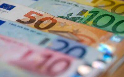 Курс евро опустился до рекордно низкой отметки
