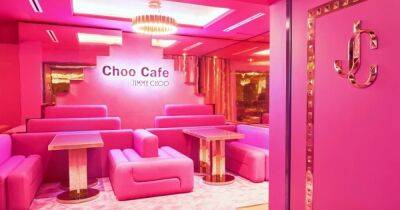 Бренд Jimmy Choo открыл розовое кафе в универмаге Harrods