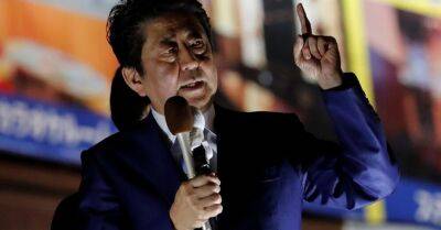 Экс-премьер Японии Синдзо Абэ мог стать жертвой покушения
