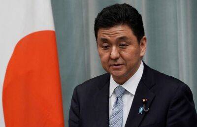 Брат раненного экс-премьера Японии заявил, что политику делают переливание крови