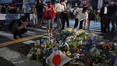Убийство Синдзо Абэ: скорбь и шок