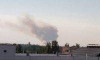 В Мелитополе снова взрывы на военном аэродроме: валит густой дым
