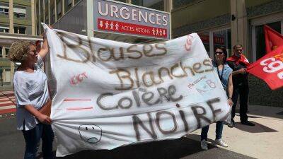 Франция закрывает неотложки из-за нехватки персонала