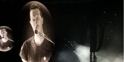 Святослав Вакарчук - Крис Мартин - Концерт в Варшаве. Британская рок-группа Coldplay исполнила песню Океана Эльзы Обійми - nv.ua - Украина - Англия - Варшава