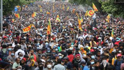 Голодные бунты в Шри-Ланке из-за войны в Украине: народ захватил президентский дворец