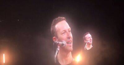 В поддержку Украины: британская группа Coldplay исполнила песню Вакарчука "Обійми" (видео)
