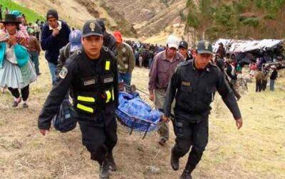 Перу - В Перу 16 человек погибли при падении фургона в пропасть - korrespondent.net - Украина - Египет