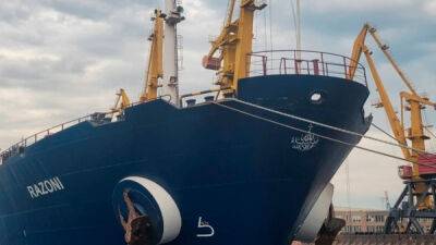 Перше судно з українським зерном вийшло з порту «Одеса»