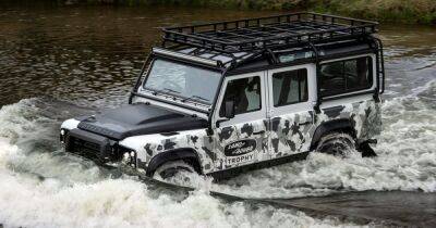 Вторая жизнь легенды: культовый Land Rover Defender вернули в производство (фото)