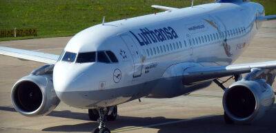 Lufthansa не літатиме в росію та Україну до кінця березня 2023 року