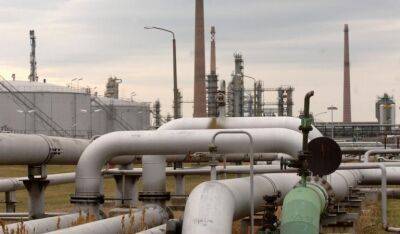 Венгрия и Словакия заплатили за транзит российской нефти через Украину