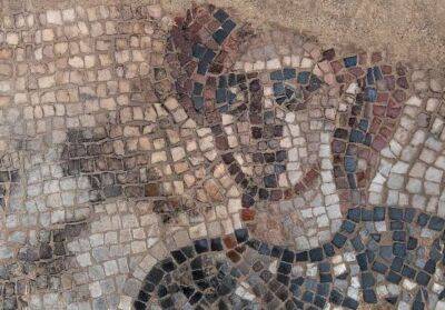 В Ізраїлі знайдено раннє зображення біблійних героїнь Іаїль і Дебори (Фото)