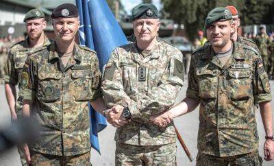 Командование Боевой группой Батальона передовых сил НАТО принял M. Маульбекер