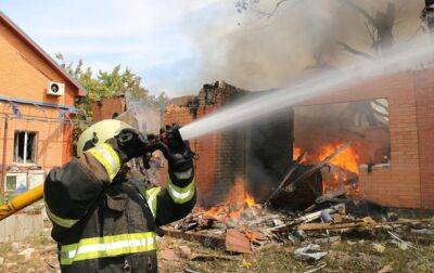 В селе под Харьковом произошло 12 пожаров за сутки из-за обстрелов