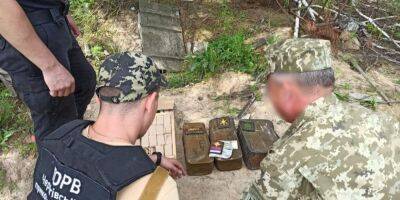 В Черниговской области спасатели обнаружили два российских тайника с боеприпасами — фото