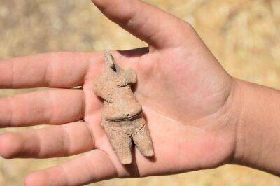 Археологи виявили у Туреччині 7800-річну статуетку жінки (Фото)