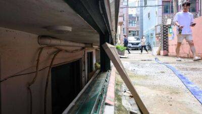 Сеул намерен запретить подвалы в домах из-за жертв рекордного наводнения