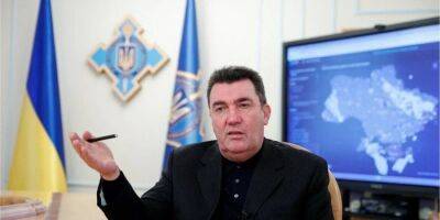 «Не знаю, что они там курят». Данилов прокомментировал взрывы на аэродроме в Крыму