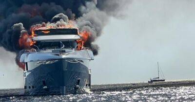 Новенькая яхта итальянского миллионера сгорела дотла у берегов Испании