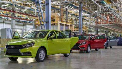 Производство автомобилей Lada Vesta возобновится не ранее будущей весны