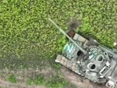 "От контакта с украинскими защитниками у танка сорвало башню". Пограничники показали видео уничтожения вражеского танка