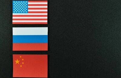 США находятся на грани войны с Россией и Китаем, заявил Киссинджер
