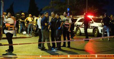 Возле Стены Плача в Иерусалиме обстреляли автобус с людьми и парковку (видео)