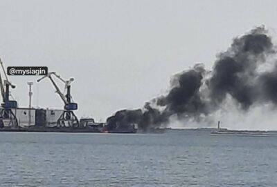 В окупованому Бердянську пролунав вибух, над портом піднімається дим