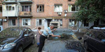 Оккупанты обстреливают спальный район Харькова: двое раненых