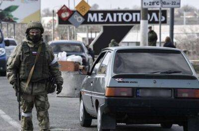 Російські окупанти в Мелітополі готуються до втечі з міста