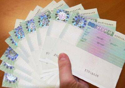 Украинцы и россиянин в составе банды продавали в Чехии поддельные визы