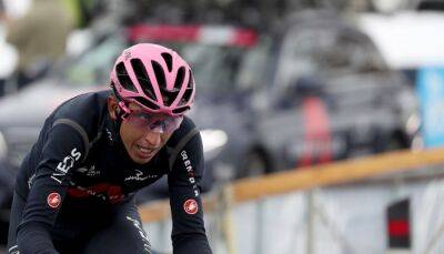 Велогонщик Берналь после восьми месяцев реабилитации возвращается в Тур