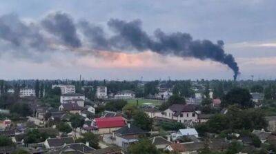 Взрывы в Крыму: в районе Джанкоя горит склад боеприпасов