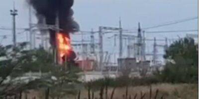 Подоляк назвал утренние взрывы на складе боеприпасов под Джанкоем в Крыму «демилитаризацией в действии»