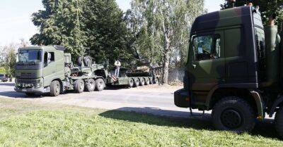 В Нарве демонтировали танк-памятник