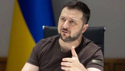 Зеленський відповів на петицію з проханням скасувати обмеження на виїзд за кордон чоловікам