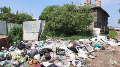 "Можна зрозуміти все, але не гори сміття": Лисичани обурені байдужістю окупаційної "влади" до проблем міста