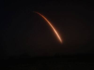 США провели испытания ракеты большой дальности с ядерным зарядом