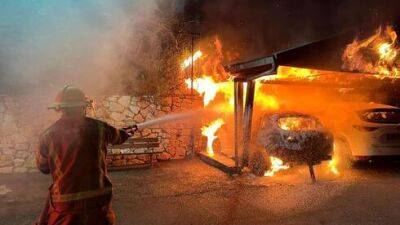 Три машины сгорели в Хайфе, подозрение на поджог