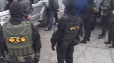 ФСБ задержала в Крыму членов "Хизб ут-Тахрир", говорят, нашли "украинский след"