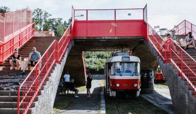 В Праге списанный трамвай переделали под кафе